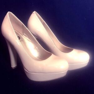 NWT Guess Beige Patten 5" Stilettos Size 7.5